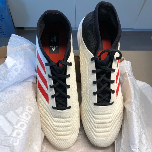 Mens US 13 adidas Predator football sneakers - Picture 2 of 7